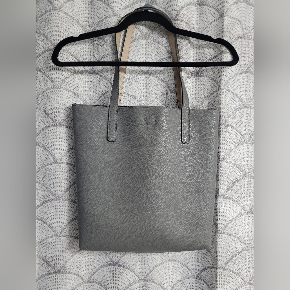 Unique Fashionable Women in Hats Elephant Gray Pebble Tote Bag. - Picture 9 of 9